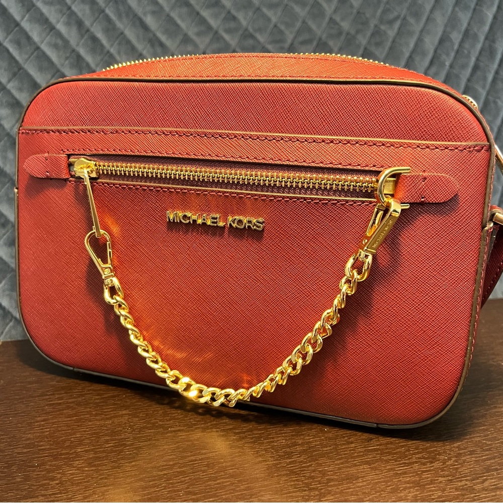Michael Kors Jet Set Large Zip Crossbody Color: Dark Cherry